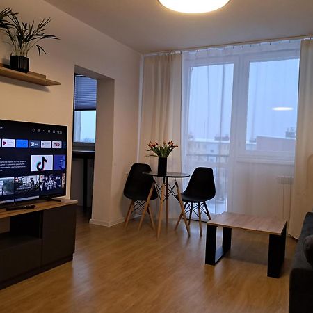 Kawalerka 28M Salon Z Kuchnia Centrum Újszandec Kültér fotó